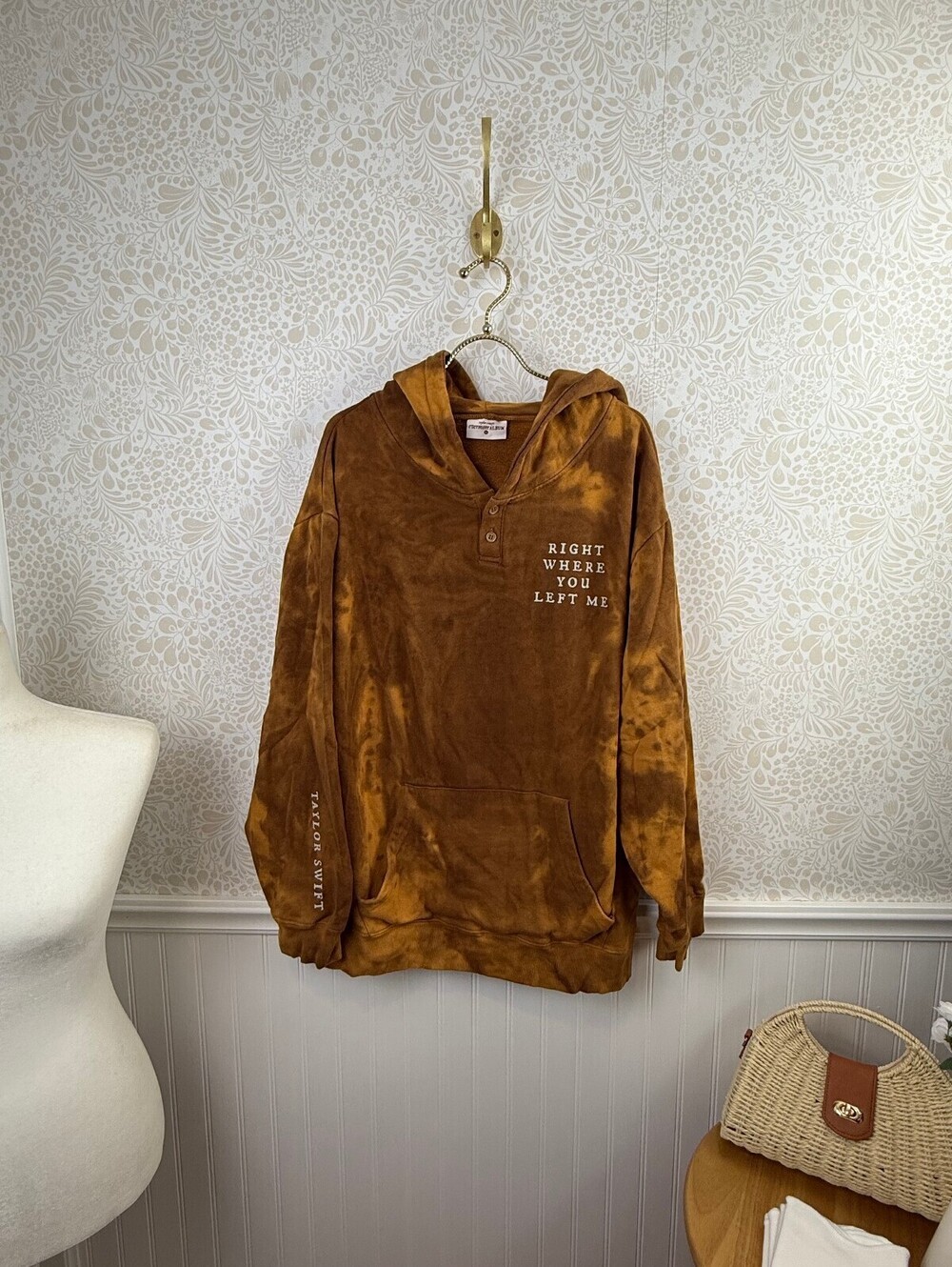 Taylor Swift Evermore Album Brown Tie-Dye Button Neckline Hoodie - Size - XL